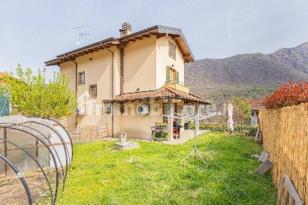 Casale Corte Cerro, Via Gabbio 11