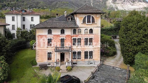 Villa unifamiliare via Gian Andrea Gavezzani, Centro, Baveno