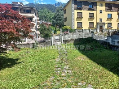 Villa unifamiliare viale Castelli, 89, Centro, Varzo