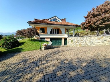 Villa unifamiliare via Meschiavino, Arizzano