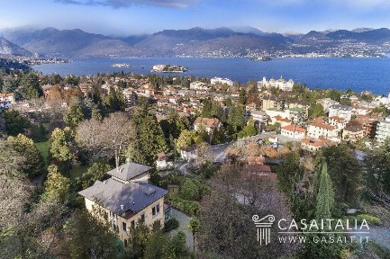 Villa unifamiliare piazzale Lido, Centro, Stresa