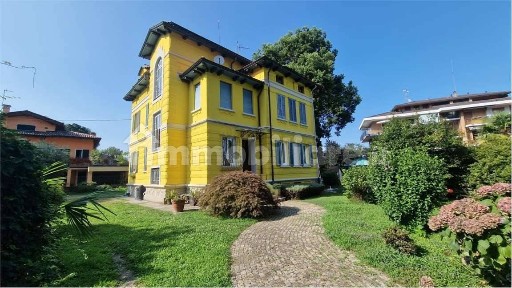 Stresa, Viale Siemens, 14