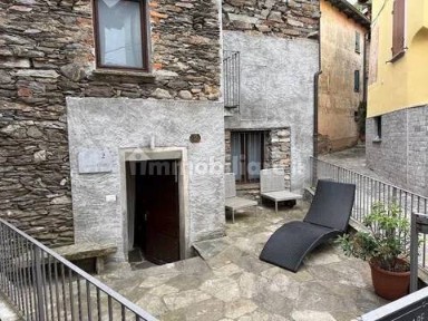 Trarego Viggiona, Via Umberto I, 10