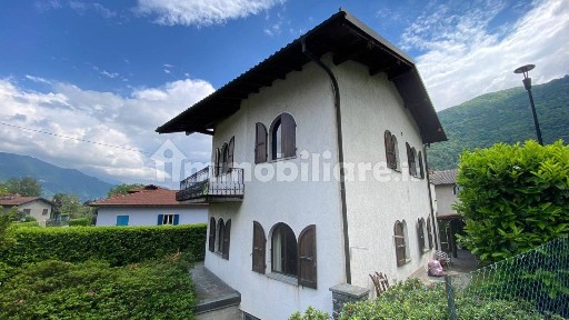 Villa unifamiliare via Madonna delle Grazie 3, Centro, Cannobio