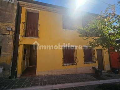 Trilocale primo piano, Centro, Agugliano