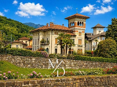 Villa unifamiliare via Alessandro Volta 5, Centro, Stresa