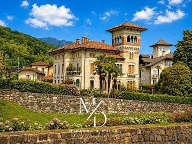 Villa unifamiliare via Alessandro Volta 5, Centro, Stresa