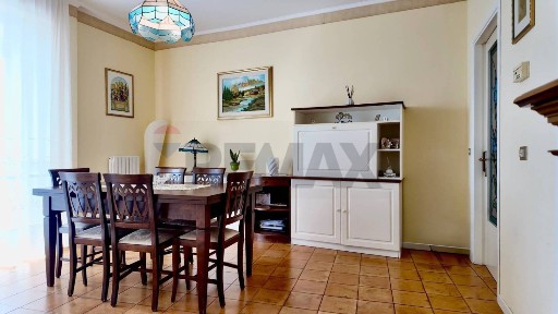 Trilocale buono stato, secondo piano, Centro, Osimo