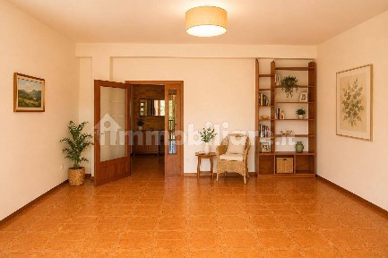 Appartamento via Clementina, Centro, Serra San Quirico