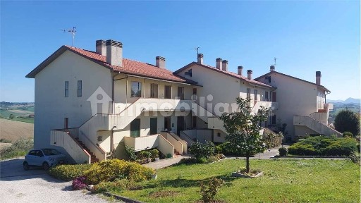 Trilocale via Monteplano, 15, Centro, Belvedere Ostrense