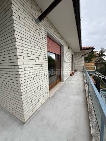 Quadrilocale da ristrutturare, secondo piano, Borgo Rodi, Ancona