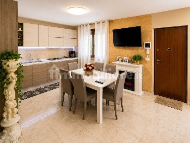 Trilocale ottimo stato, su più livelli, Viale della Vittoria, Jesi