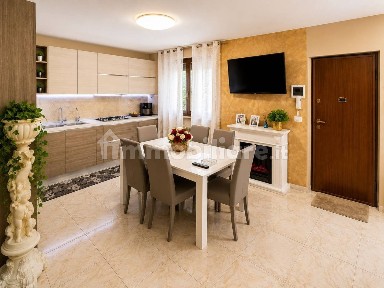 Trilocale ottimo stato, su più livelli, Viale della Vittoria, Jesi