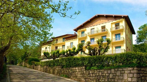 Villa plurifamiliare via per Levo, Stresa