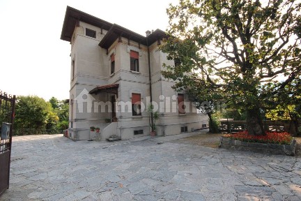 Villa unifamiliare, buono stato, 1050 m², Ghiffa