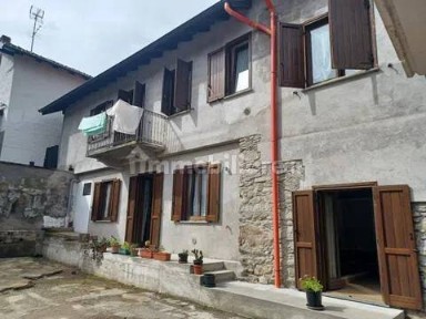 Villa unifamiliare 250 m², Centro, Gravellona Toce