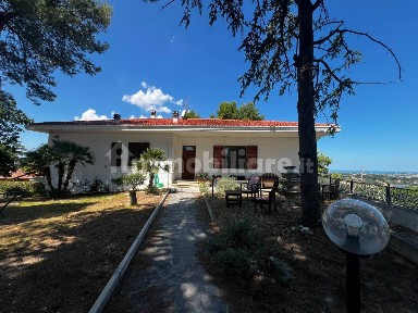 Agugliano, Via Lesti, 9