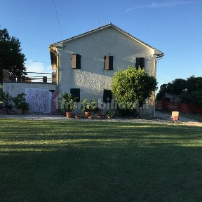 Agugliano, Contrada Castelletta, 5