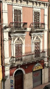 Terratetto plurifamiliare 360 m², da ristrutturare, Borgo, Taranto