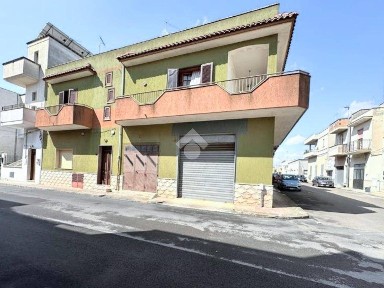 Terratetto plurifamiliare via Pasquale Bianchi 14, Centro, Manduria