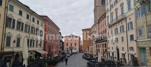 Quadrilocale piazza Del Plebiscito, 10, Corsi, Ancona