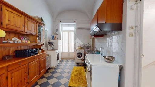 Martina Franca, Via Saraceni, 16
