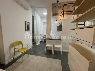 Torino, Via della Rocca, Via Fratelli Calandra, 11