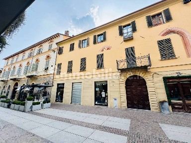 Quadrilocale via Vittorio Emanuele II 52, Centro Storico, Chieri