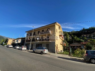 Trilocale via Nazionale 86, Porte