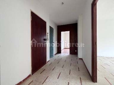 Lombriasco, Piazza Rimembranza, 10