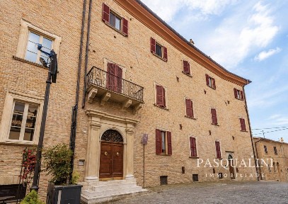 Corinaldo, Via del Corso