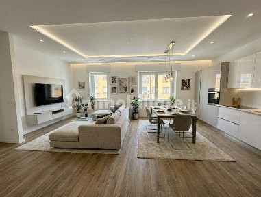 Quadrilocale piazzale crocifisso, 12, Centro, Loreto