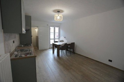 Bilocale via Trento 17, Centro Storico, Pinerolo