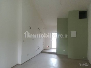 Quadrilocale via Fiorenzuola 10, Centro Storico, Jesi