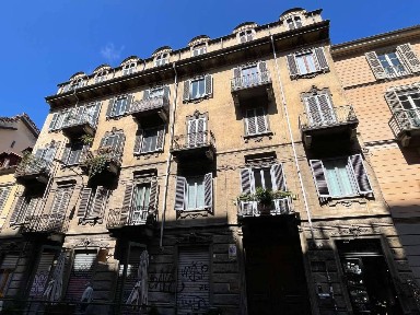 Torino, Vanchiglia, via Luigi Tarino 7