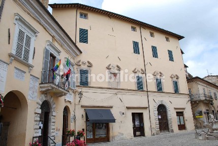 Appartamento piazza della Libertà, Centro, Serra San Quirico
