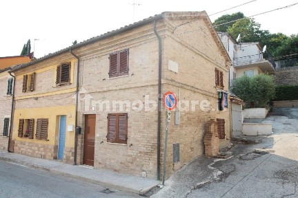 Loreto, Via Piana, 36