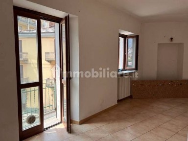 Bilocale piazza Camillo Benso di Cavour 1, Centro, Torre Pellice