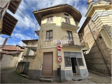 Monolocale via Umberto I 4, Centro, Rocca Canavese