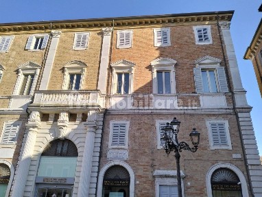 Trilocale piazza Roma, Centro Storico, Senigallia