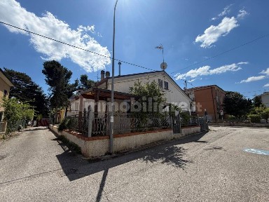 Trilocale via dei Colli, Via dei Colli - Viale Verdi, Jesi