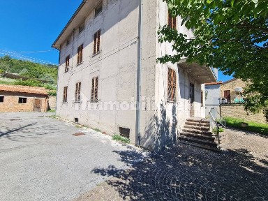 Rosora, Via Giosuè Carducci
