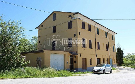 Appartamento via Badiacolli 37, Cupramontana