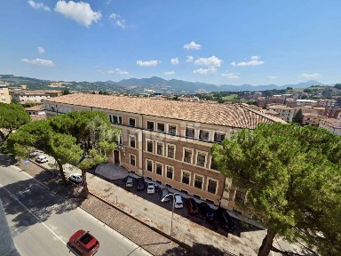 Quadrilocale piazzale Matteotti 21, Centro, Fabriano