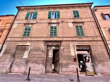 Appartamento via Cavour, Centro, Fabriano
