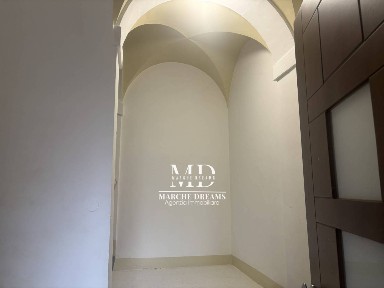 Cupramontana, Piazza Camillo Benso di Cavour
