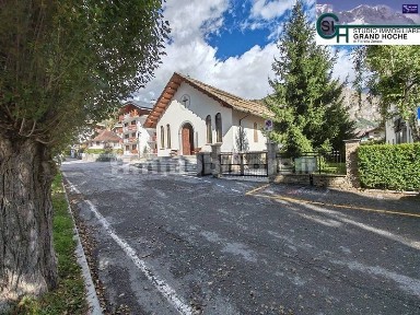 Trilocale via Papa Giovanni XXIII, Centro, Bardonecchia