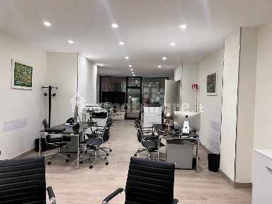 Attività commerciale in Affitto