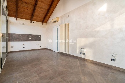 Bilocale via Martiri del 30 Aprile 70, Centro Storico, Collegno