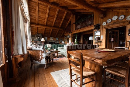 Appartamento ottimo stato, terzo piano, Pragelato